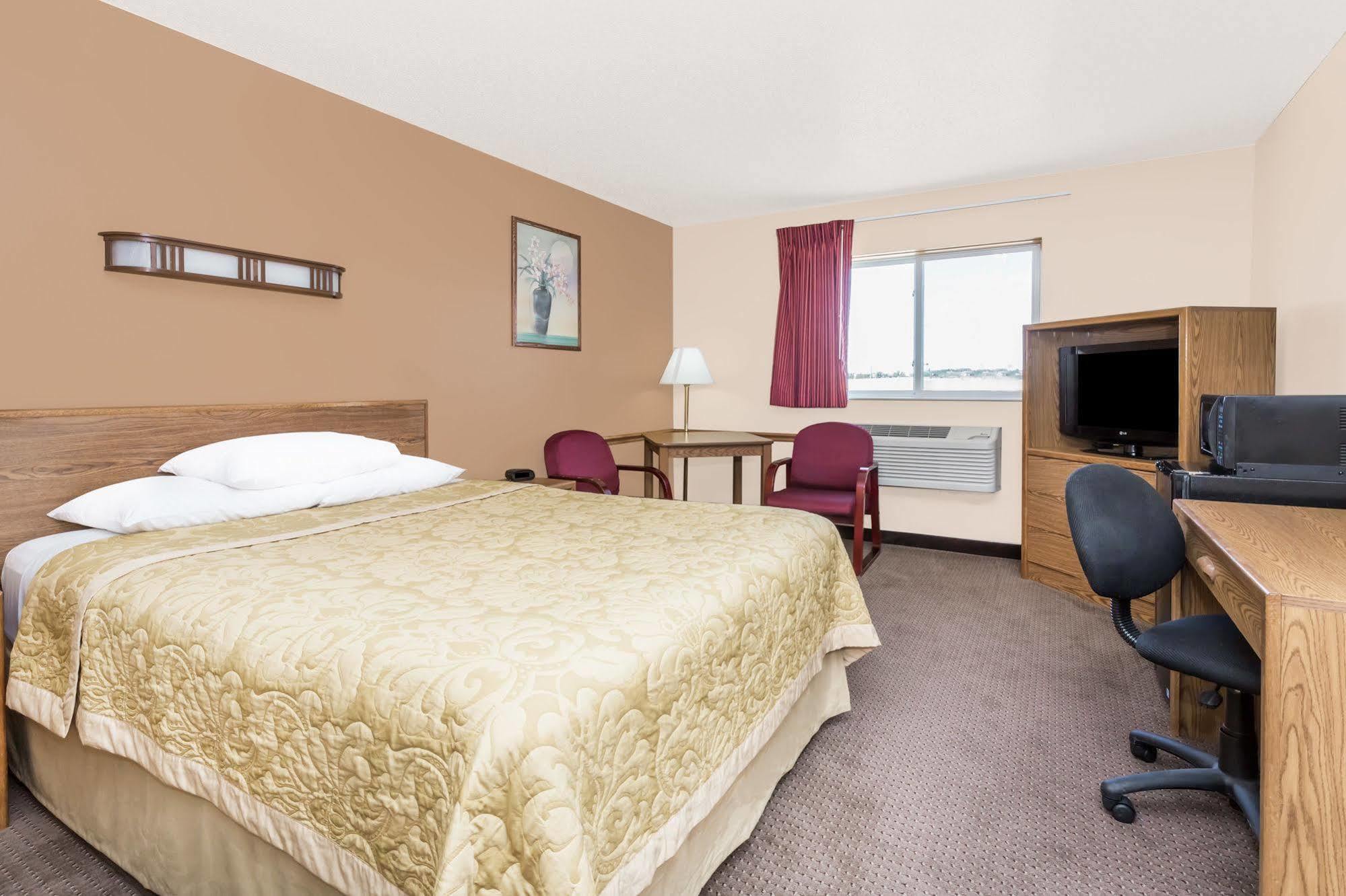 Super 8 By Wyndham Ogallala Buitenkant foto